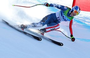 Lindsey Vonn skiing at top speed