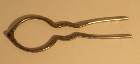 Image:  Old style jar opener.